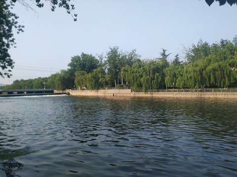 河堤