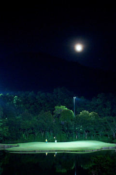 高爾夫球場夜景