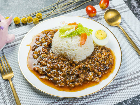 蓋澆飯