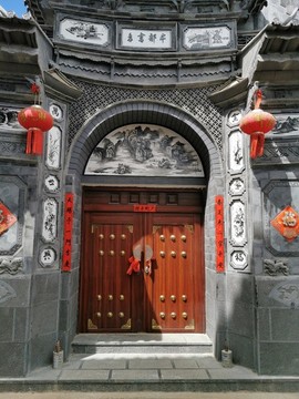中式古建青磚青瓦彩繪大門