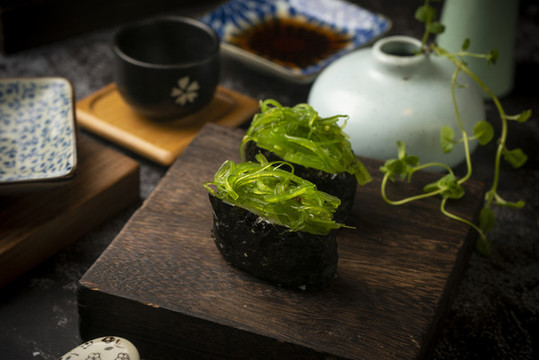 日料軍艦手握壽司