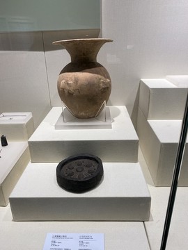 黃釉敞口陶壺