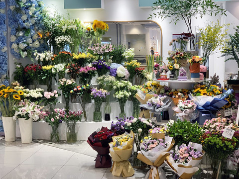 商場(chǎng)鮮花店