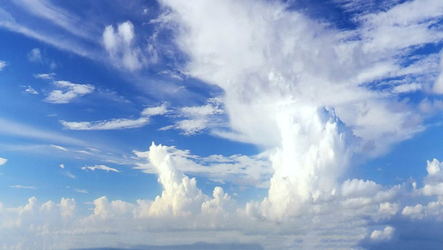 天空云朵