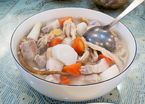 美味菜品五花肉燉山藥湯