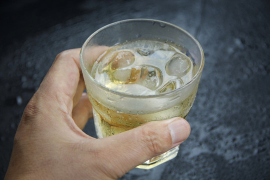 暢飲加冰酒