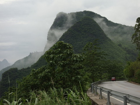山峰道路