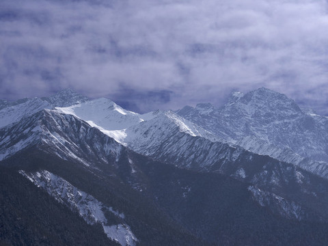 雪山之巔