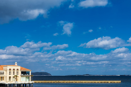 藍天下海堤