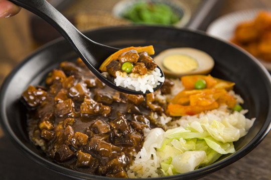 鹵肉飯