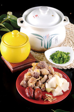 竹筍老雞湯