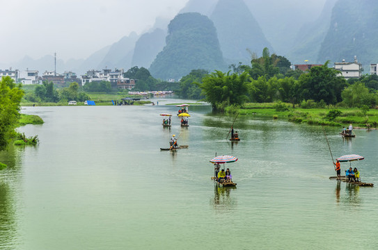 桂林竹筏漂流