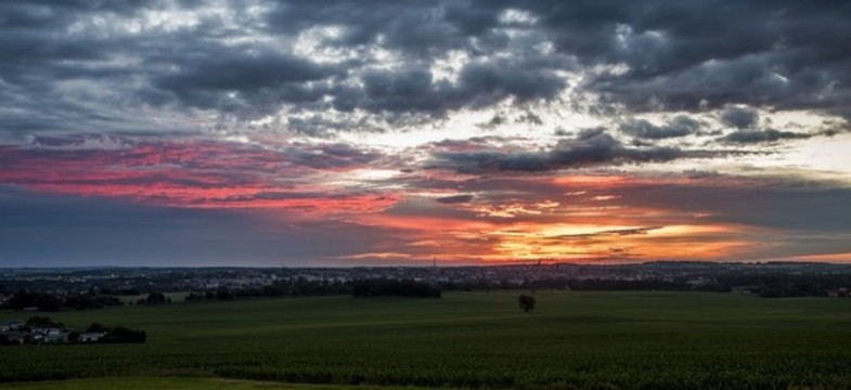 夕陽(yáng)紅