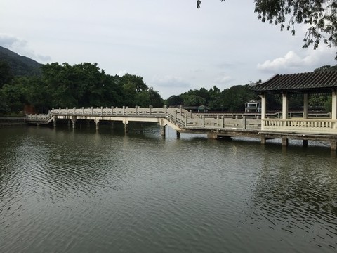 新會玉湖景區(qū)長橋
