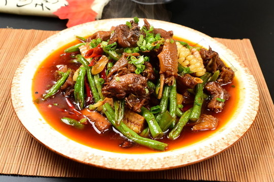 農(nóng)家燒土雞