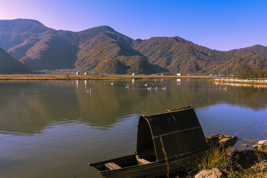 神農架湖光山色