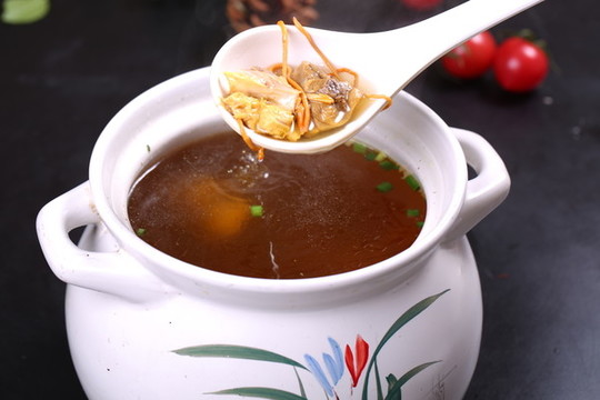 蟲草花燉土雞