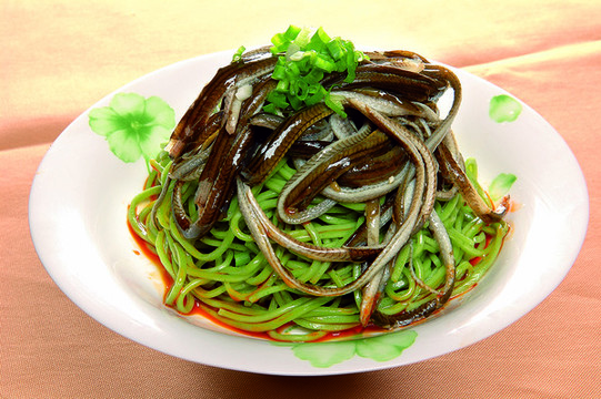 鱔絲菠菜面