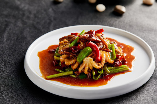 八爪魚炒牛肉