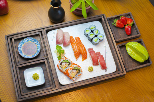 海鲜寿司拼盘