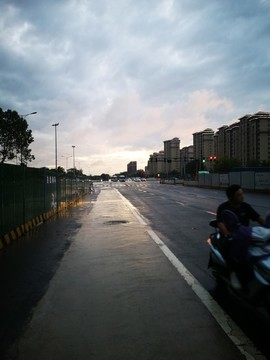 街頭的暴雨