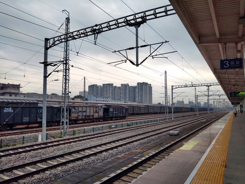 贵港火车站站台