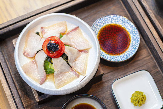 日式生魚片