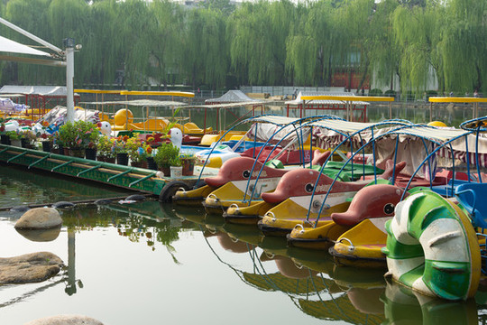 公園小船