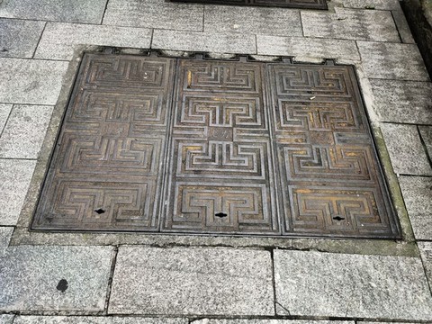 方形井蓋
