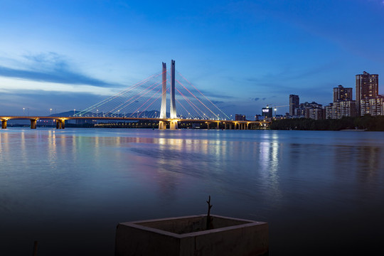 中國(guó)廣東省惠州市合生大橋夜景風(fēng)