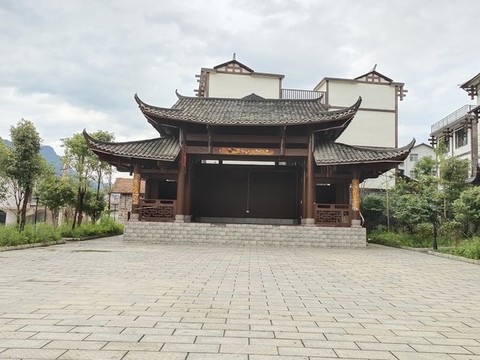 老式建筑吊腳樓
