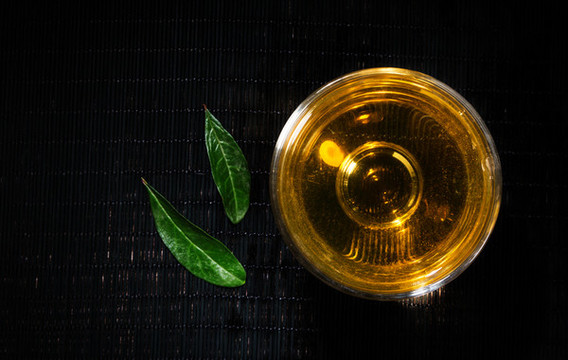 普洱生茶湯色