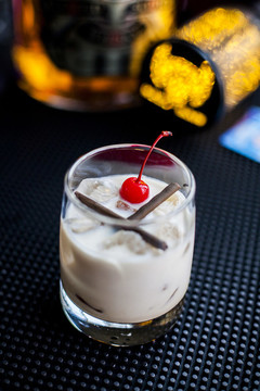 酒吧調(diào)制飲品雞尾酒