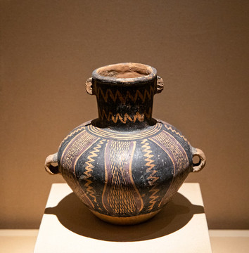 葫蘆網(wǎng)格紋壺