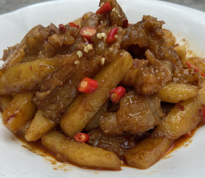 蹄筋燒土豆