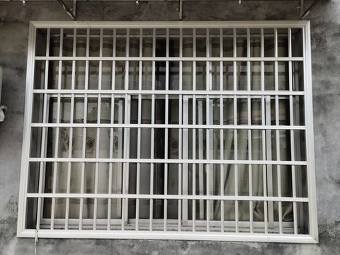 鋁合金防盜窗