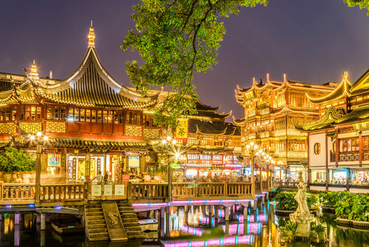 上海城隍廟夜景全景