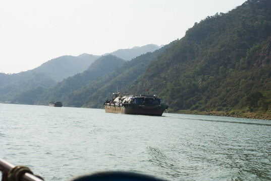 山水船