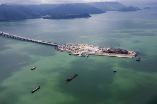 建設中的港珠澳大橋