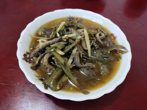 泥鰍燉湯