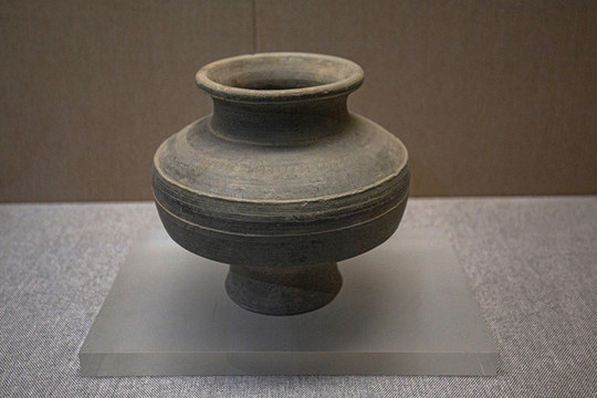 戰(zhàn)國灰陶壺