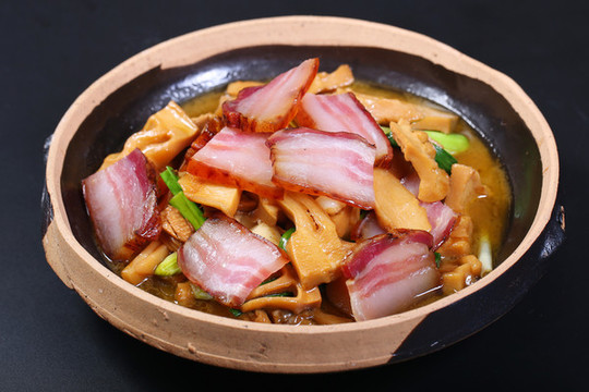 筍尖燒臘肉
