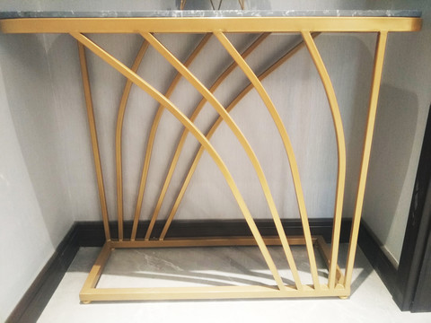 金屬腿石面桌子