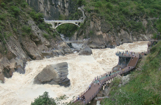 虎跳峽