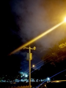 夜晚街灯
