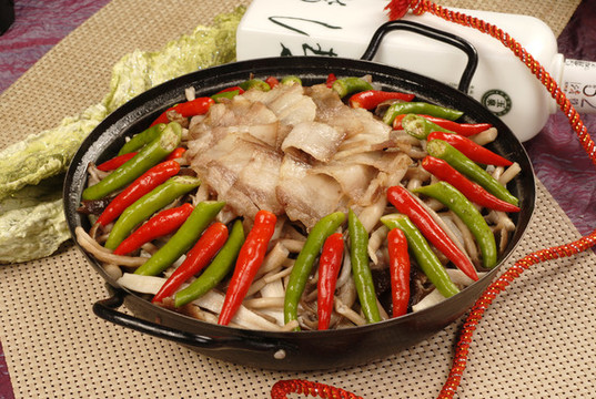 干鍋茶樹(shù)菇1