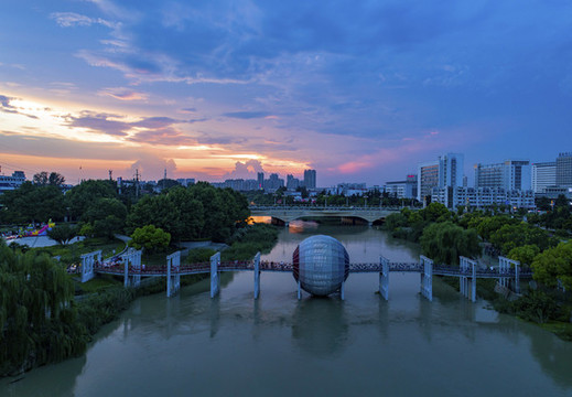 中國(guó)地理南北分界線標(biāo)志景觀