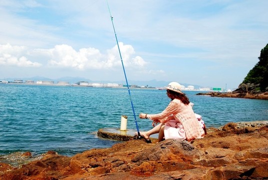 海邊垂釣