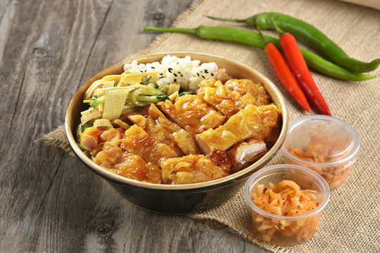 麻油雞排飯