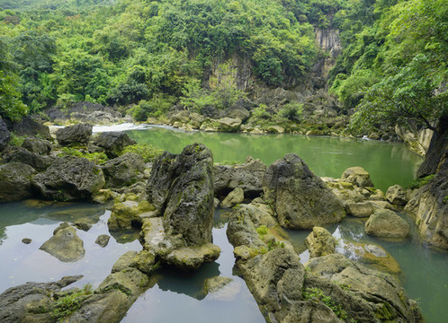 安順天星橋景區(qū)水上石林